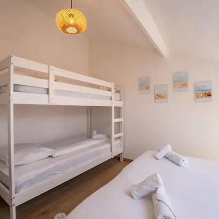 Melrose With Parking By Interhome Tatil Evi Bredene