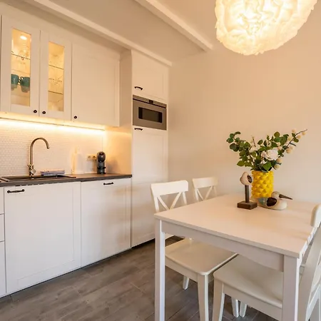 Melrose With Parking By Interhome Dom wakacyjny